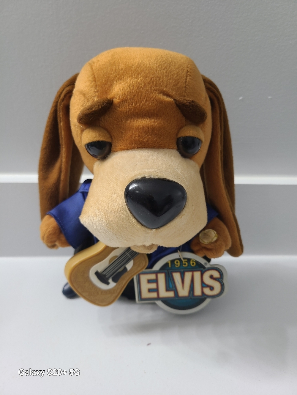 2003 Gemmy Elvis Presley 1956 Hound Dog plush toy Sings "Blue Suede Shoes"